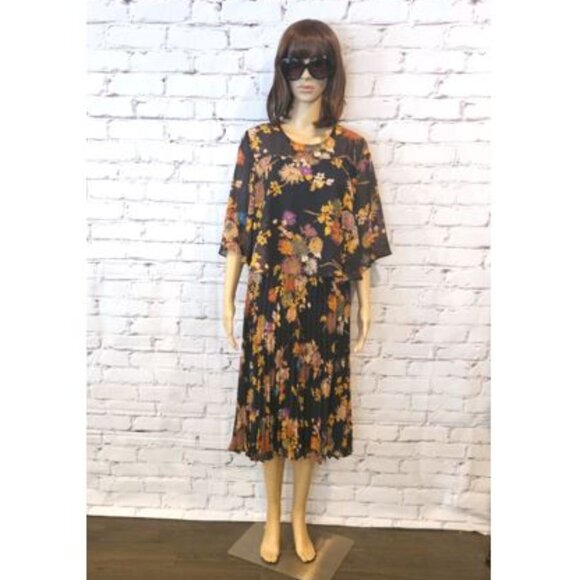 NWT! Anthology - black dress with floral print & pleated skirt - Picture 3 of 11